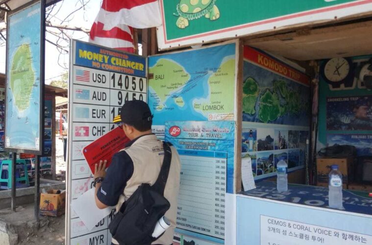 Bali money changers shut down