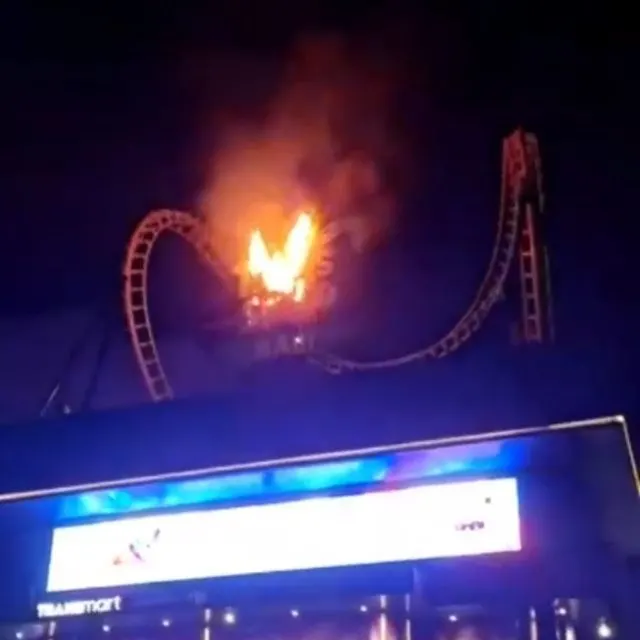 Trans Studio Mall Roller Coaster Bursts Into Fire The Bali Sun