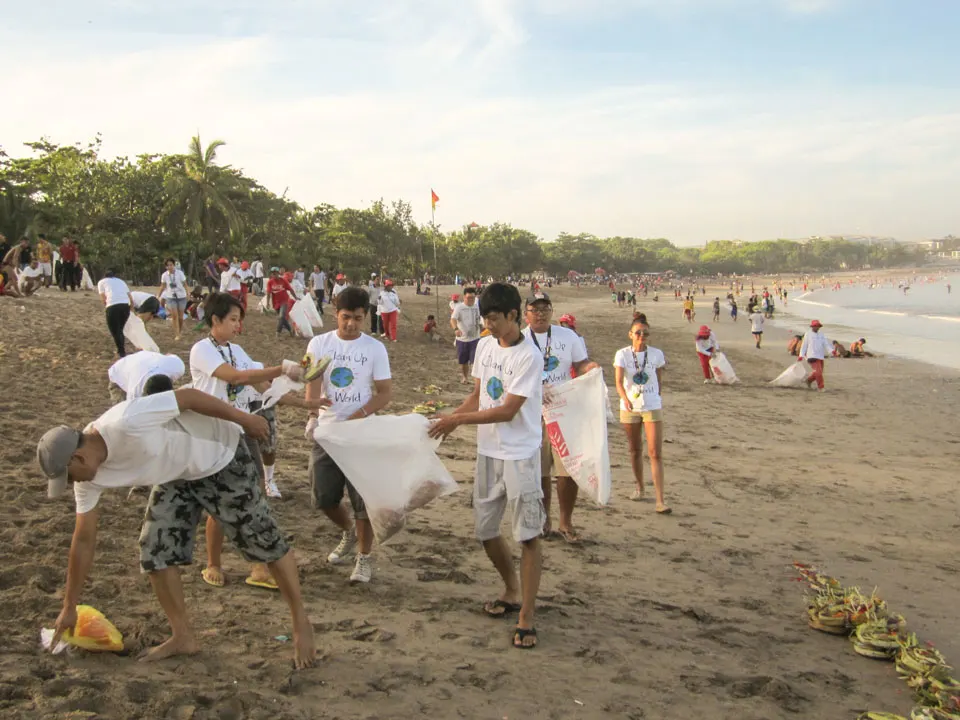 coastal clean up bali