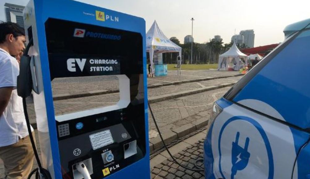 Electric Car Charging Station Added to toll road in Bali