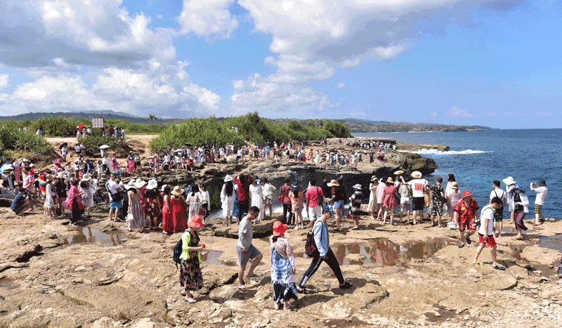 Nusa Penida Hit Hard After Chinese Tourists Drop '100%' Amid Coronavirus