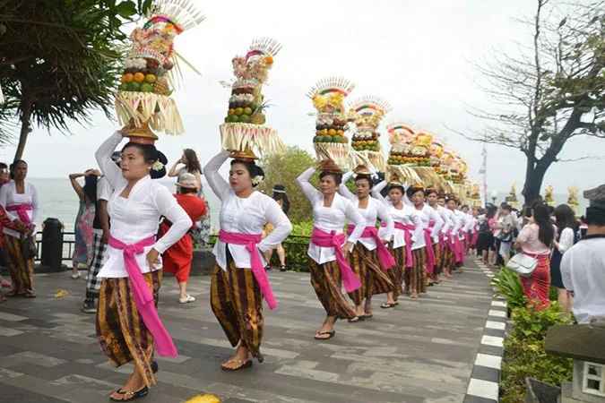 tanah lot festival 2020