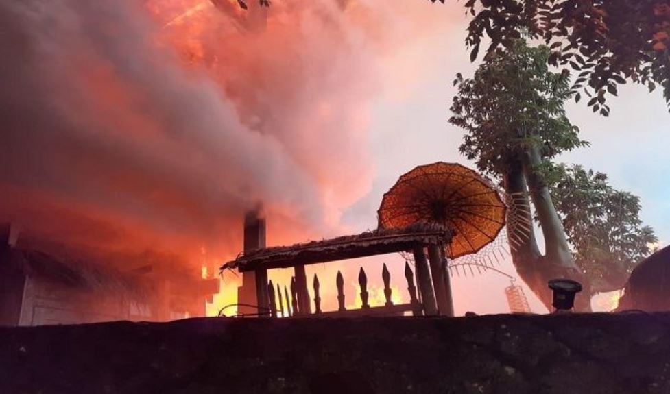$500,000 USD Bali hotel Destroyed By Fire In South Kuta