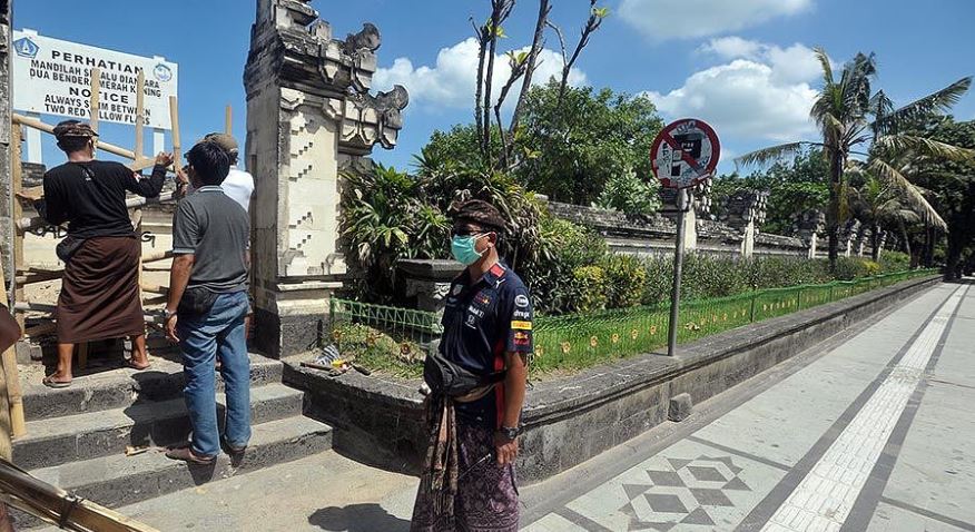 Bali Beaches Prepare For Reopening As Fences Start Coming Down