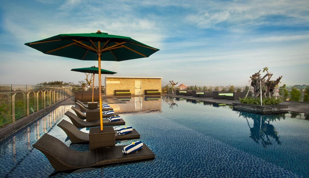 rooftop pool at hotel bali