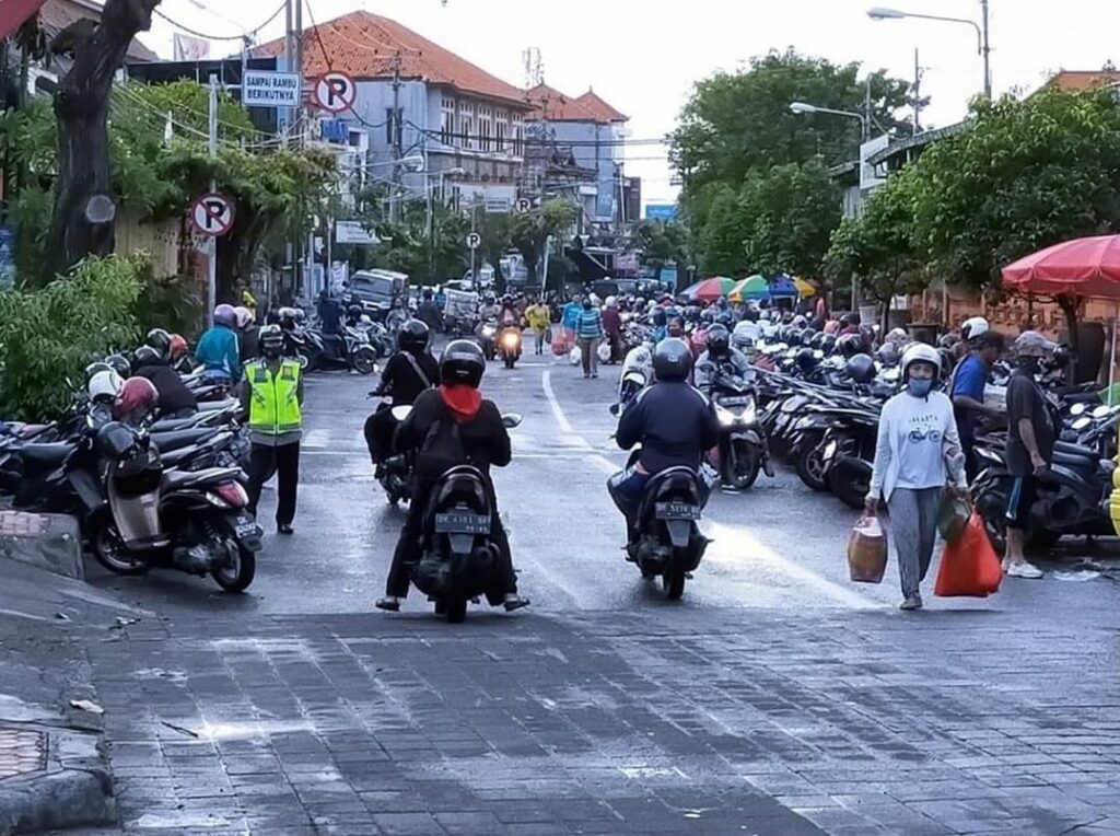 bali police in street