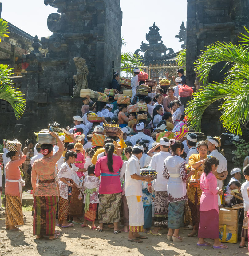 Ceremony at a Hindu temple in Bali prior to the COVID-19 pandemic