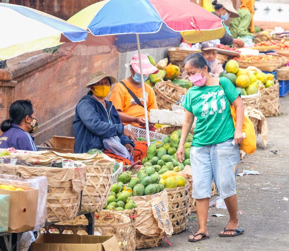 Bali Market vendors mask