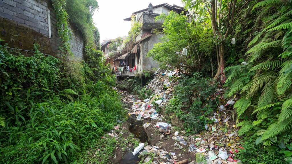 Bali Village Collects 1.7 Tons of Plastic Garbage In Exchange For Rice Program