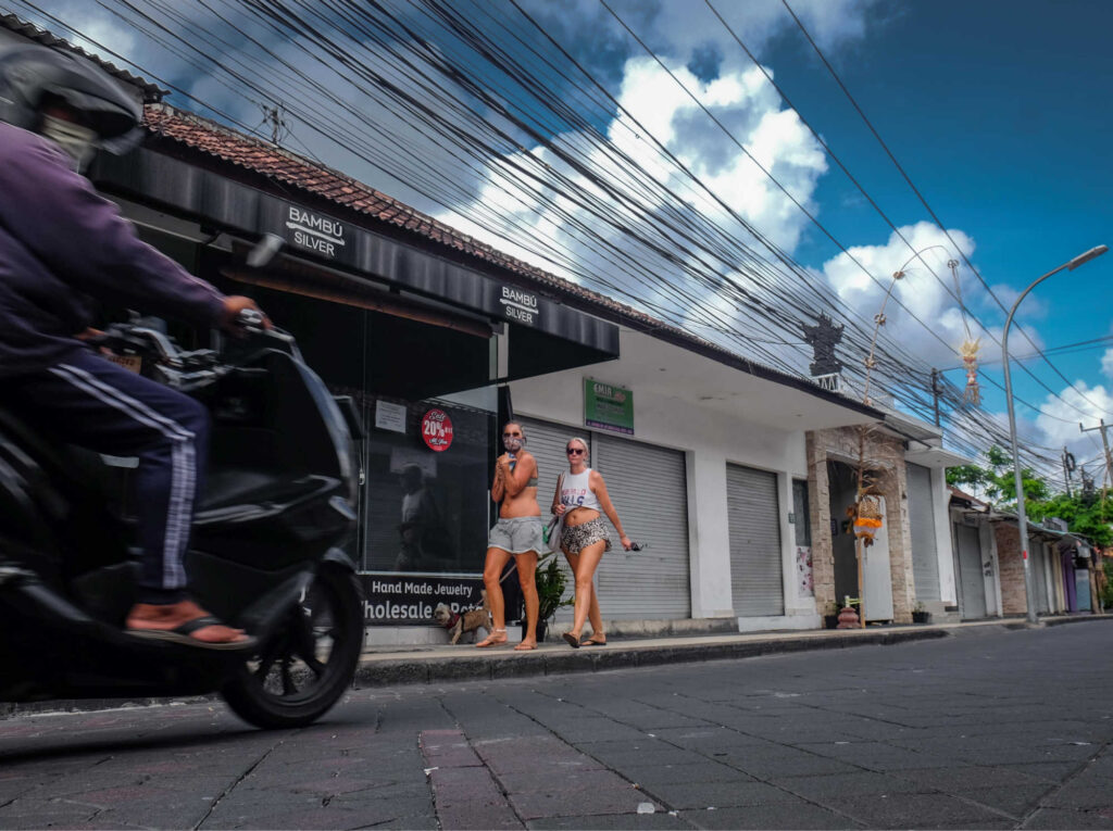 Bali tourists empty streets