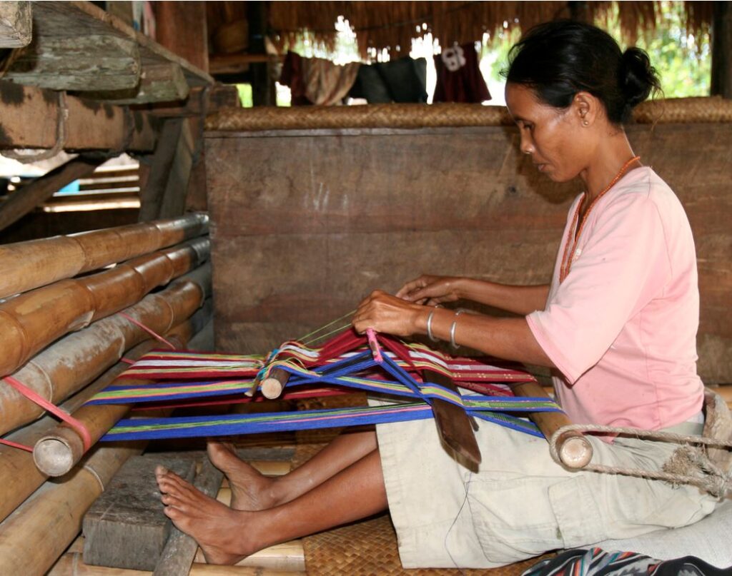 Weaving bali
