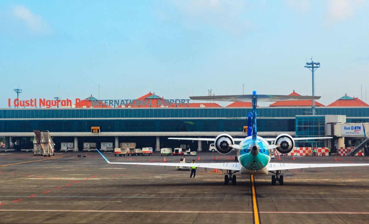 Bali Governor Urges Garuda Airlines to Lower Prices