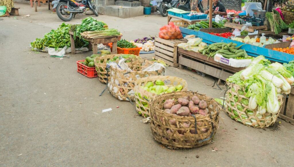 Bali Police Shut Down Roadside Vendors For Disrupting Pedestrians