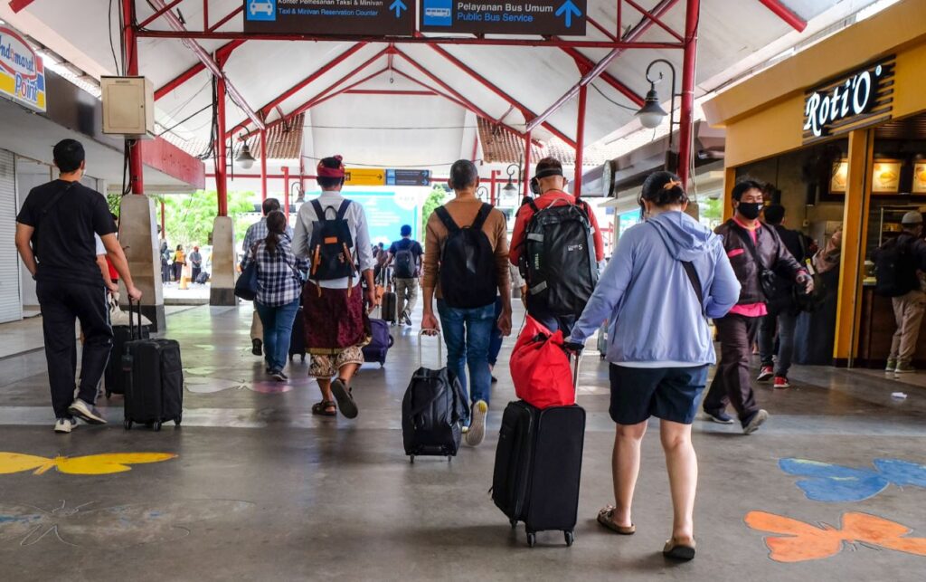 Over 11,000 Domestic Tourists Depart Bali Airport After Holiday Long Weekend