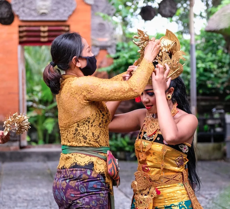 Bali entertainers
