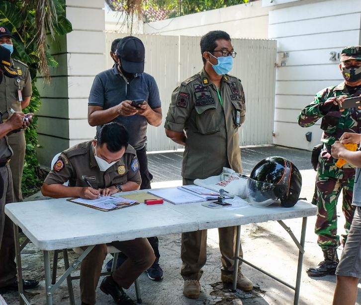 Bali police and army