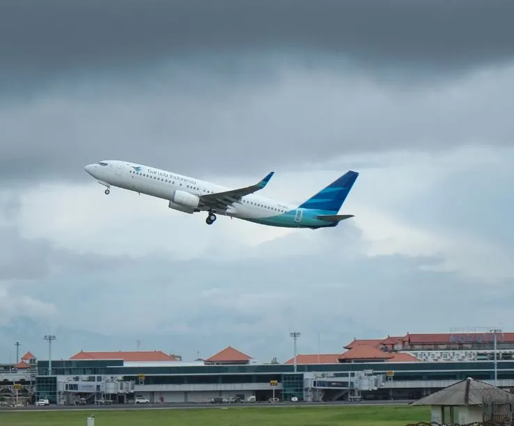 plane take off Bali airport