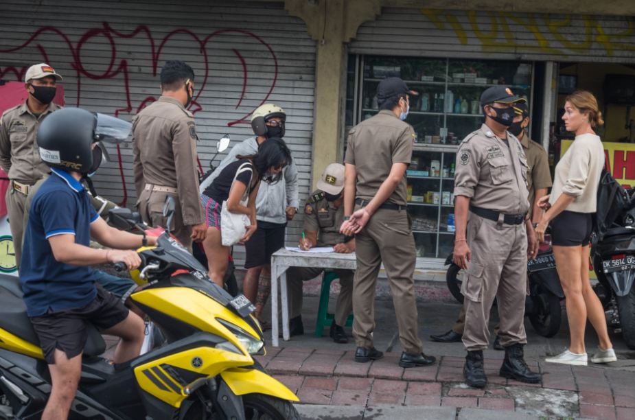 police and tourist in bali