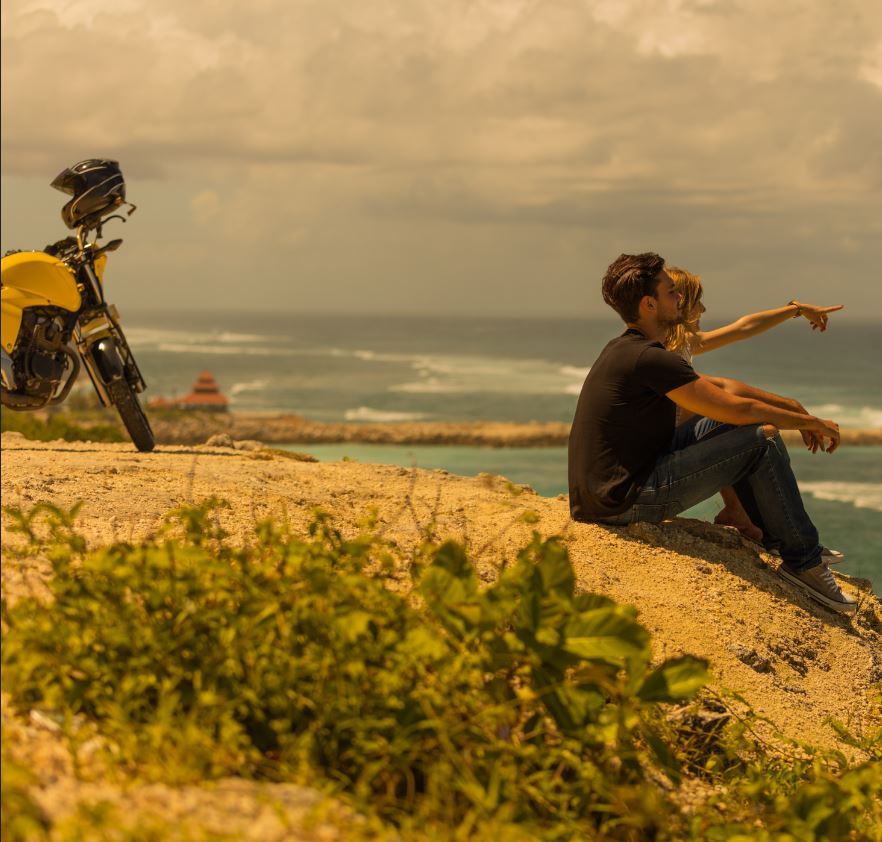 couple-with-motorbike