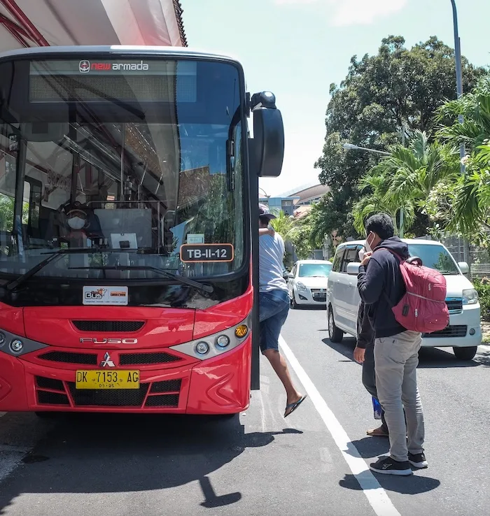 passenger onboarding travel bus