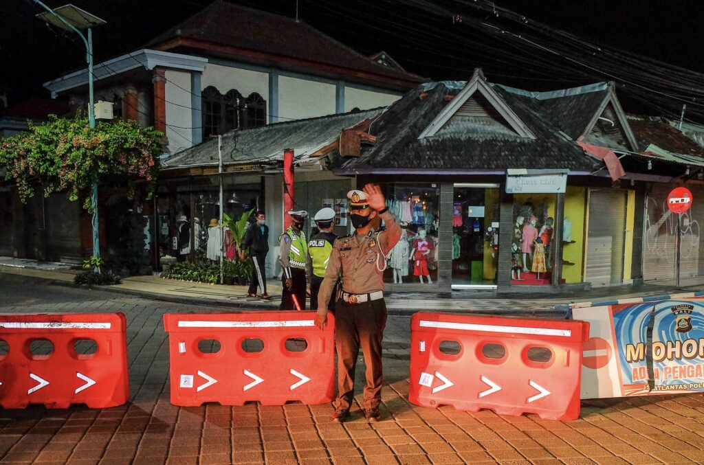 Authorities Conduct Rapid Testing At Night Clubs And Cafes In Bali