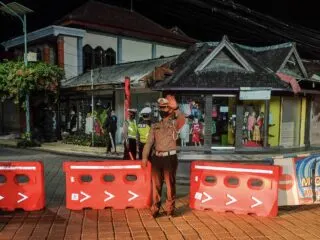 Authorities Conduct Rapid Testing At Night Clubs And Cafes In Bali