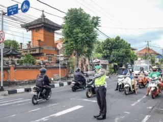 Video Of Expat Confronting Officer After Violating Rules Goes Viral In Bali