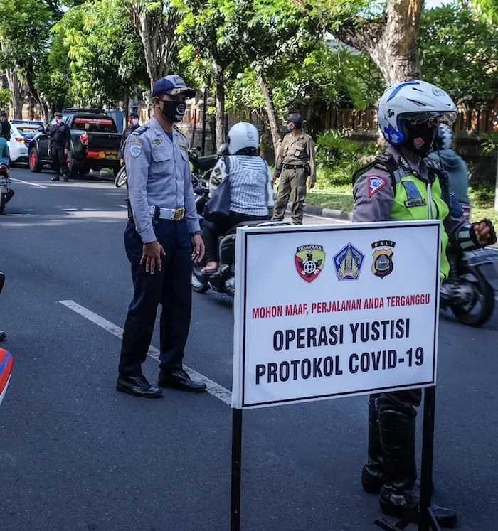 Yustisi Operation police masks