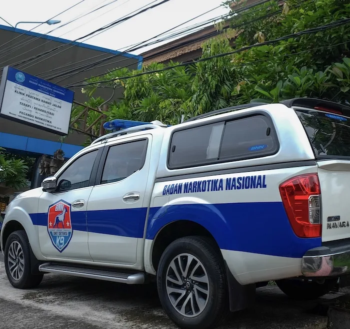 narcotics police truck