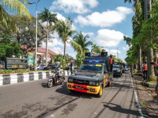 A laundry business that is owned by a 43-year-old woman named Ni Nyoman AA and her husband in Mengwi has been robbed and her husband has just died from Covid-19.