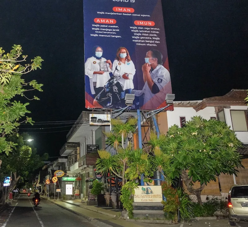 Kuta masks sign