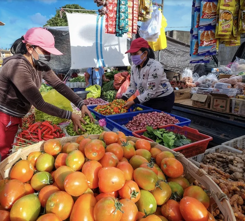 market vendors masks