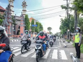 Bali Police Seize Motorbikes With Loud Exhaust