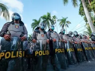 The Klungkung Police Department have finished some routine inspections to their units on Tuesday morning (6/4), with flaws being sentenced to push ups.