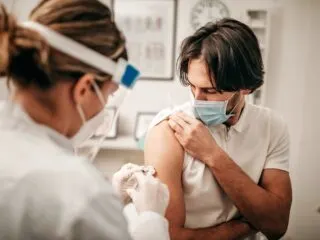 Bali Officials have announced that 96% of the population in the Sanur area have received their first dose of the Covid-19 vaccine.