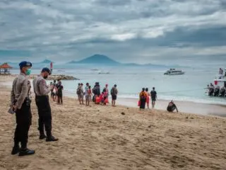 The Sanur Port facility has been busy with domestic tourists who plan to go to Nusa Penida and Nusa Lembongan during Easter holiday.