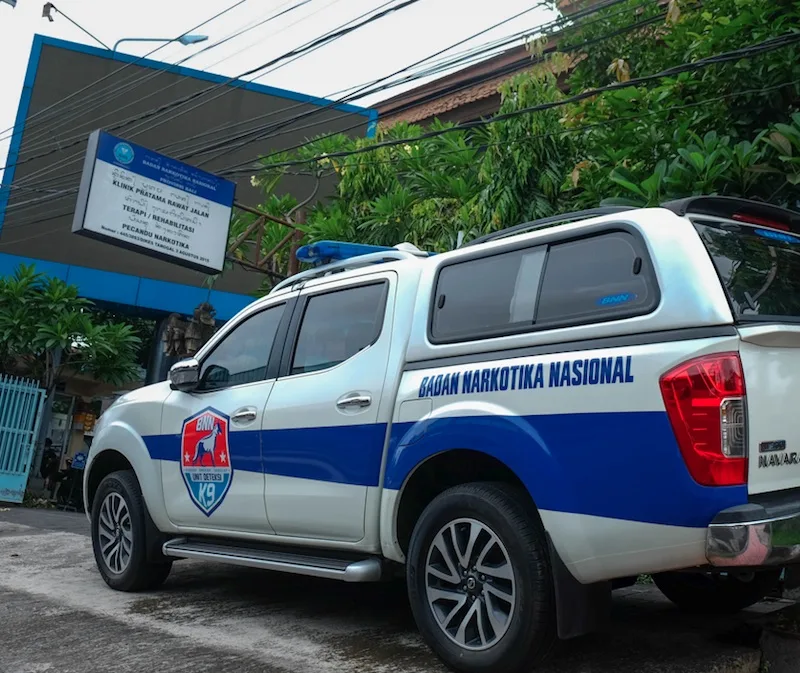 narcotics police truck