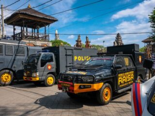 Judges of the Denpasar Courthouse have sentenced 5 men who attempted to smuggle narcotics into Bali with 13 years of imprisonment.