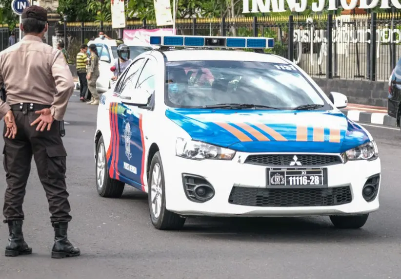 A social media influencer named Adi Putra Pratomo has been arrested after attempting to steal a motorbike in Denpasar.