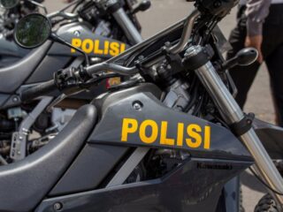 A 27-year-old man named Bayung Oktaviani from Lumajang, East Java has been arrested after stealing a motorbike from a Russian national on Tuesday (13/7).