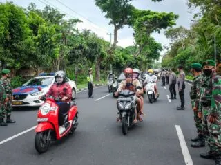  A fight between Bali military officers and civilians broke out in Sidatapa village, Buleleng on Monday morning (23/8).