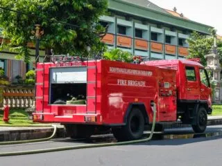 A law firm office in Denpasar was terrorized with firebombs on Thursday around midnight (16/9).