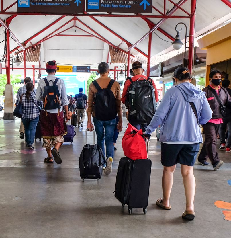 Bali airport passengers arrive 