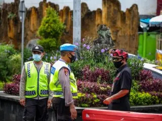 Man Captured In Bali For Attempting To Steal Bag Of Canadian Woman