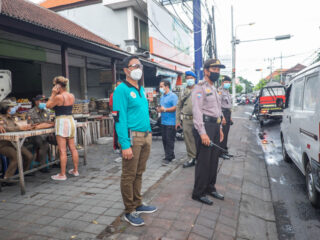 Multiple people in Denpasar have been fined for refusing to wear a facemask after receiving their Covid-19 vaccine.
