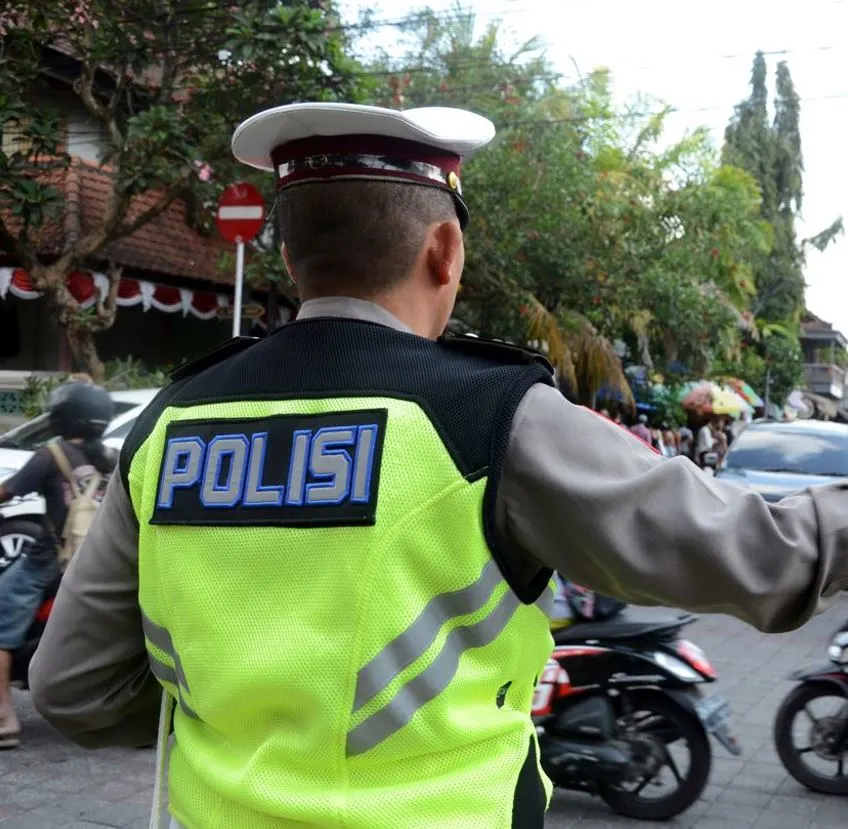 police officer directing traffic