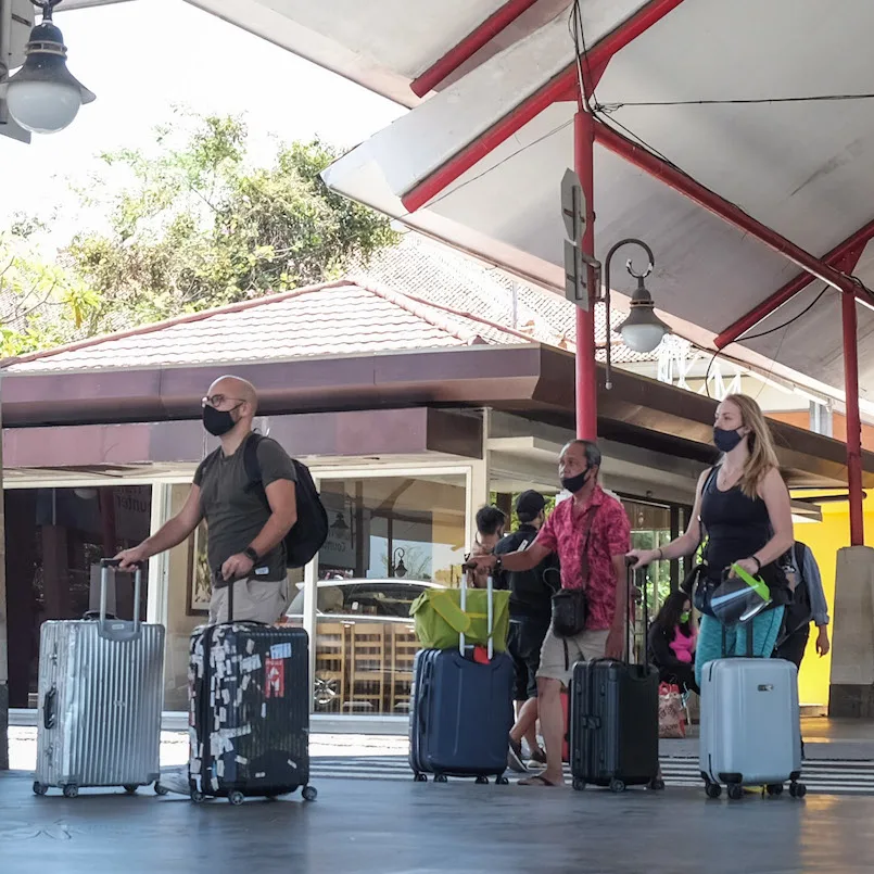 tourists arriving in Bali