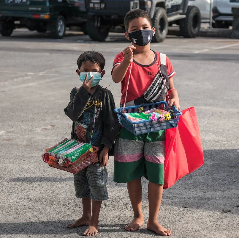 Bali child vendors