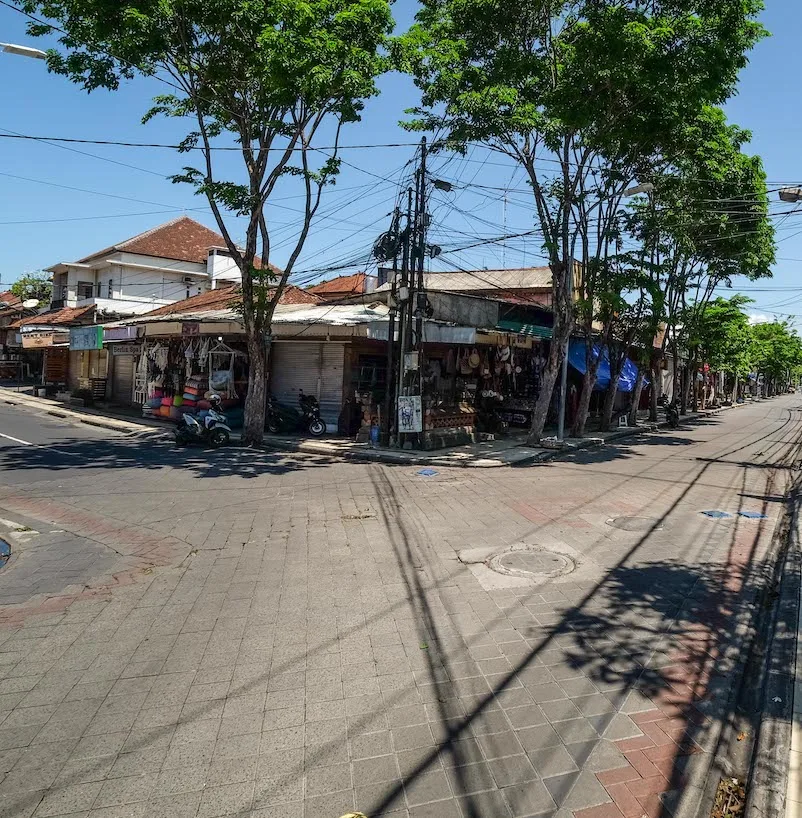 road bali intersection