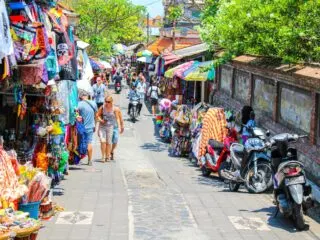 Two Russian Nationals Detained For Begging On The Streets Of Nusa Penida Bali